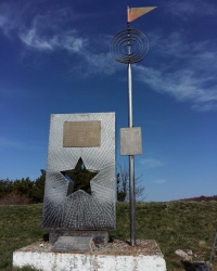 Памятник партизанам в урочище Али-Паша на плато Ай-Петри