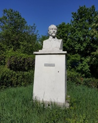 Памятник Ф.Э. Дзержинскому в Симферополе