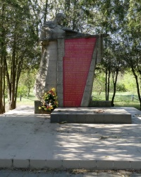 Памятник погибшим в годы ВОВ в с.Октябрьское (Ленинский р-н)