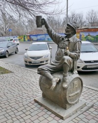 Памятник пивовару в г.Волгограде