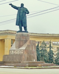 Памятник В.И.Ленину на центральной площади в г.Волгограде