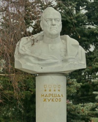 Памятник Г.К.Жукову возле панорамы "Сталинградская битва" в г.Волгограде