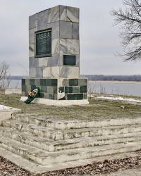 «Ролик» - памятник связистам 138-ой  дивизии на территории комплекса «Остров Людникова» в г.Волгограде