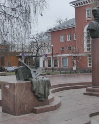 Памятник М.Е.Пятницкому в г.Воронеж