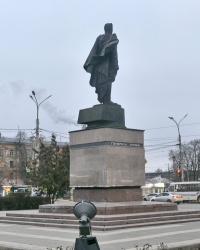 Памятник генералу армии И.Д.Черняховскому в г.Воронеж
