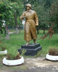 Памятник офицеру возле Дома офицеров в г.Харьков