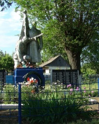 Братская могила в с.Перше Травня (Солонянский р-н)