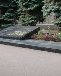 Памятник преподавателям, студентам, сотрудникам Одесского электротехнического института связи, погибшим в годы ВОВ