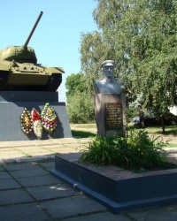 Памятник на могиле Героя Советского Союза В.А.Копцова в г.Первомайский