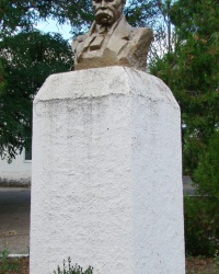 Памятник Т.Г.Шевченко в с.Шевченково (Никопольский р-н)