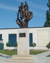 Скульптурная композиция «Пограничный десант» - памятник десанту «Килия-Веке» в г.Килия