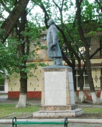 Памятник В.И.Ленину возле проходной завода "Днепротяжбуммаш"