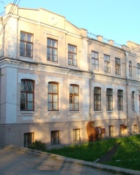 Здание гимназии в Нижнем Екатерининском поселке (пос.Игрень, ул.Кожедуба, 43) в г.Днепропетровске
