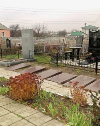 Братская могила советских воинов на Вороновском кладбище (г.Новомосковск)