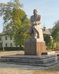 Памятник В.И.Ленину на Соцгороде в г.Днепродзержинске