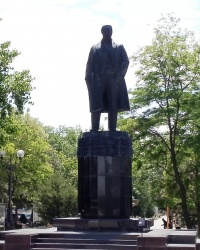 Памятник В.И.Ленину в г.Элисте