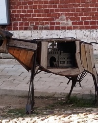 Скульптура коровы в г.Коломне