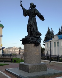 Памятник полковому священнику в г.Малоярославце