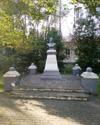 Памятник С.И.Беляеву в г.Малоярославце