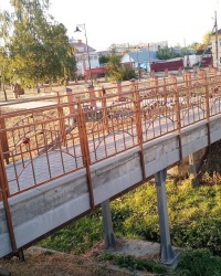 Пешеходный мост через р.Тешевку в г.Задонске