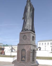 Памятник патриарху Сергию в г. Арзамасе