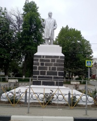 Памятник В.И.Ленину на пр.Карла Маркса в г.Каменске-Шахтинском