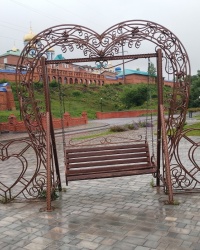 Лавочка влюбленных в г.Задонске