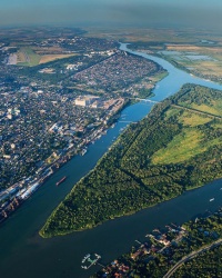 Зеленый остров на реке Дон в г.Ростове-на-Дону