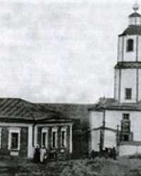 Памятный крест на месте разрушенного храма в пос.Землянки г.Макеевки