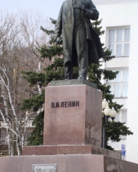 Памятник В.И.Ленину в г.Железноводске
