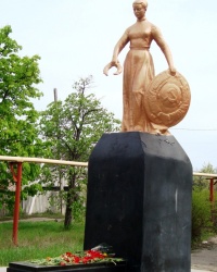Могила летчиц в г.Снежном