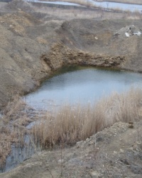 Три карьерных водоема на окраине г.Моспино