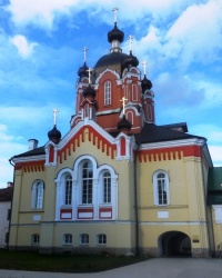 Крестовоздвиженская церковь Богородичного Успенского монастыря в г.Тихвине