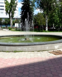 Фонтан на территории травматологической больницы в г.Донецке