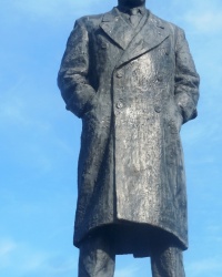 Памятник В.И.Ленину в г.Тихвине