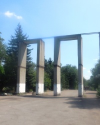 Колоннада стадиона «Шахтер» в пос.Холодная Балка г.Макеевка