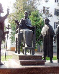 Памятник «Князь Владимир выбирает веру» в г.Киеве