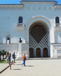 Драматический театр имени С.Я.Чанба в г.Сухуме