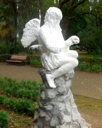Скульптура амура 