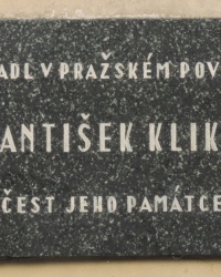 Памятная доска Франтишека Кликоша в Праге (Чехия)