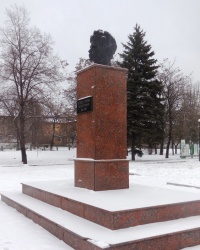 Памятник Г.Ф.Ткаченко-Петренко в г.Енакиево