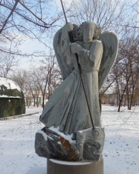 Скульптура «Змееборец» в г.Шахты