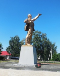 Памятник В.И.Ленину на Центральной площади в г.Задонске