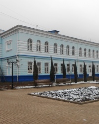 Здание бывшей женской гимназии в г.Изюме