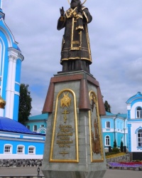 Памятник святителю Тихону в г.Задонске