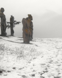 Каменные бабы на горе Кременец в г.Изюме
