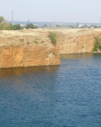 Карьер Голубые озера в окрестностях г.Зугрєса