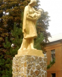 Скульптура «Материнство» 