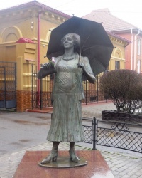 Памятник Ф.Г.Раневской в г.Таганроге