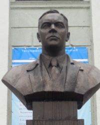 Памятник В.М.Петлякову в г.Таганроге